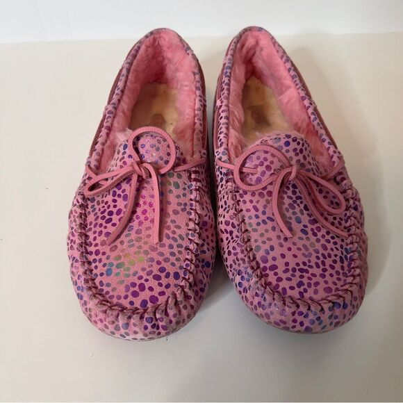 UGG Girls Dakota Spots Pink Iridescent Rainbow Dots Moccasin Slippers Size 6 - Picture 2 of 12